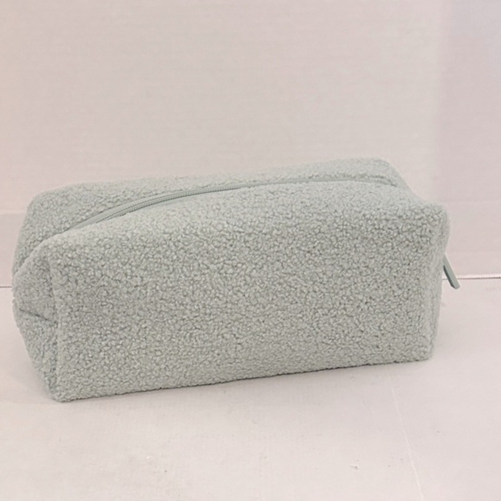Kristin Ess Mint Green Textured Pouch NWOT